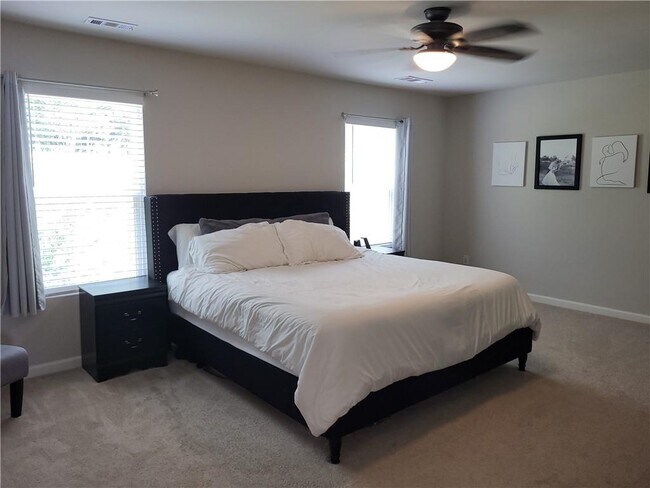 Building Photo - 5943 Screech Owl Dr
