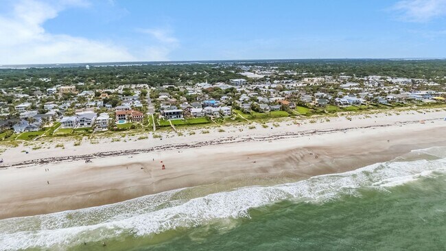 Building Photo - Live Close To The Beach