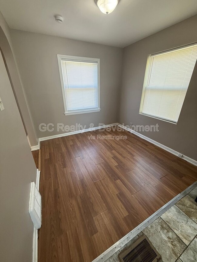 Building Photo - 9951 S Oglesby Ave