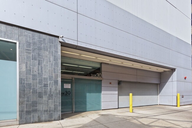 Building Photo - 630 N Franklin St