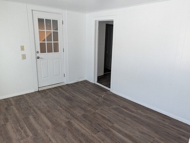 Building Photo - 9 Turnpike Rd