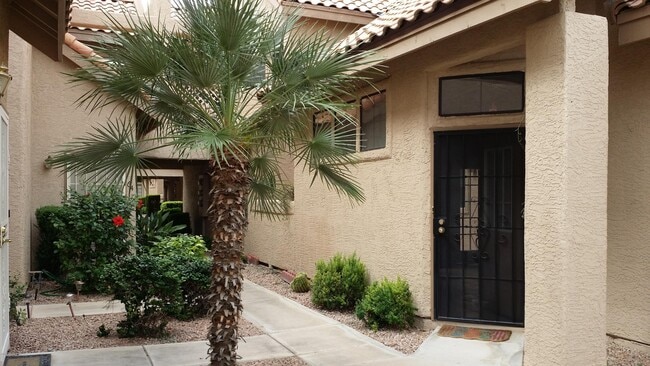 Primary Photo - 1001 N Pasadena