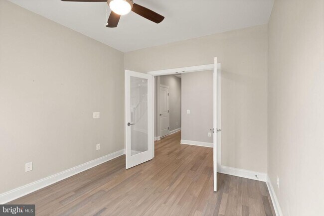 Building Photo - 121 Cowbird St