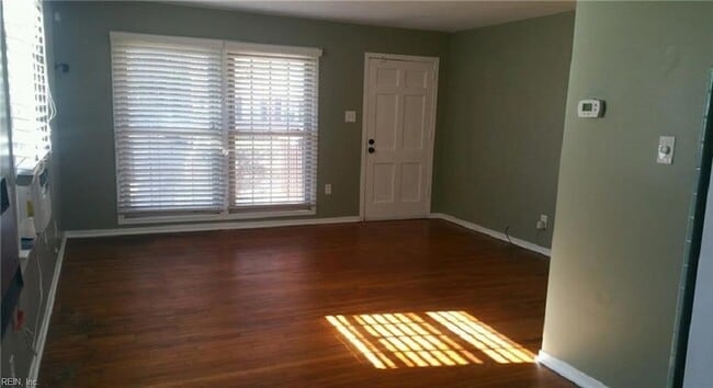 Building Photo - 7108 Chryslon Ln