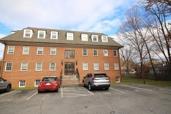 Building Photo - 132 Tyngsboro Rd