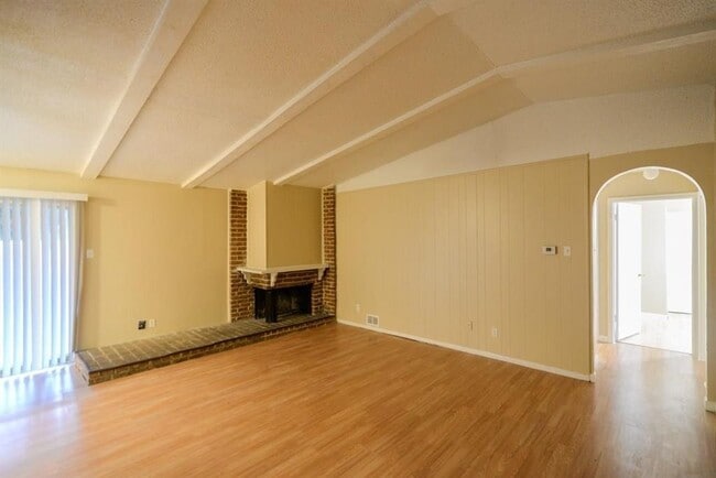 Building Photo - 115 Price Dr