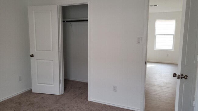 Building Photo - 9239 Navarro Vis