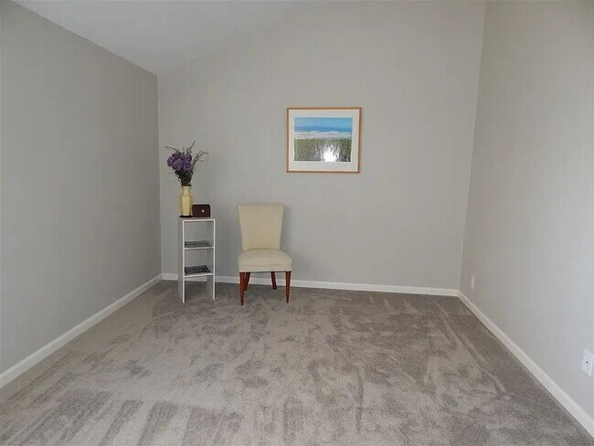Building Photo - "Charming 1-Bedroom Gem in San Diego – Cozy 692 Sq Ft Retreat!"