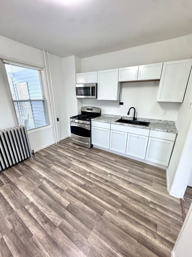 Building Photo - THREE BEDROOM IN WEST BETHLHEM