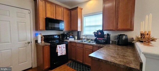 Building Photo - 74 Redstone Ct