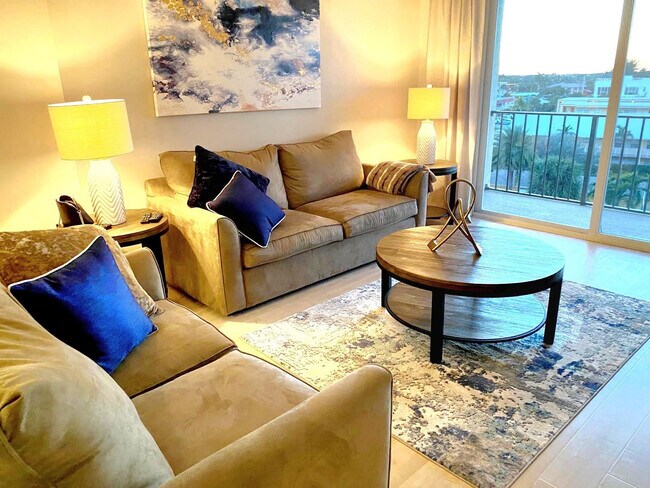 Building Photo - 1009 N Ocean Blvd