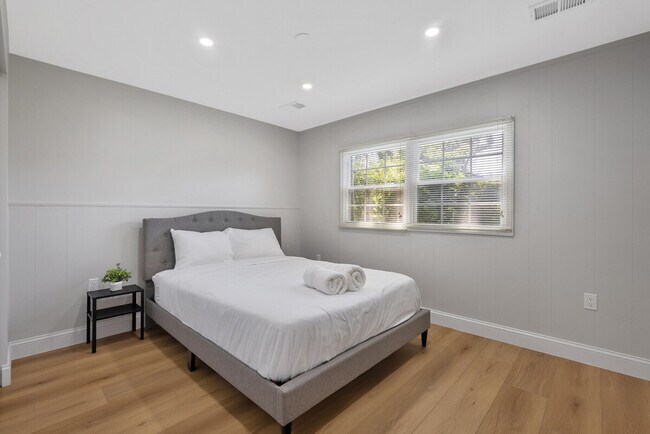 Building Photo - 3810 Nicholson St