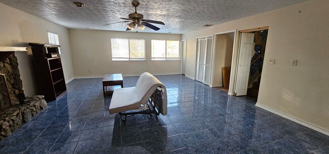 Building Photo - Three Bedroom, Three Bath Home Available w...