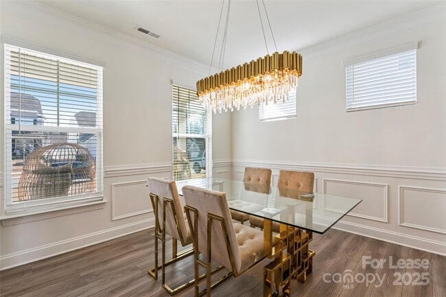 Building Photo - 116 Farrier Ln