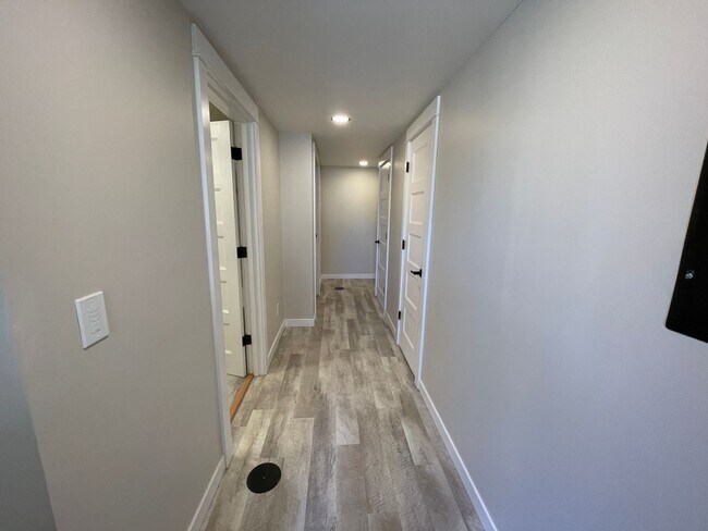 Building Photo - Fantastic Newly Remodeled Lower Unit in Buckman with Washer/Dryer
