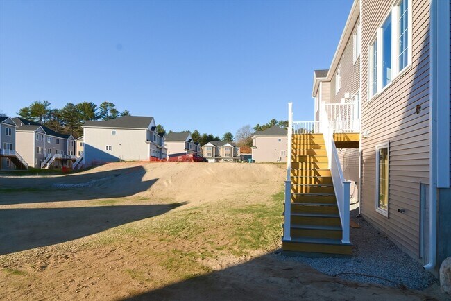 Building Photo - 76 Pouts Ln