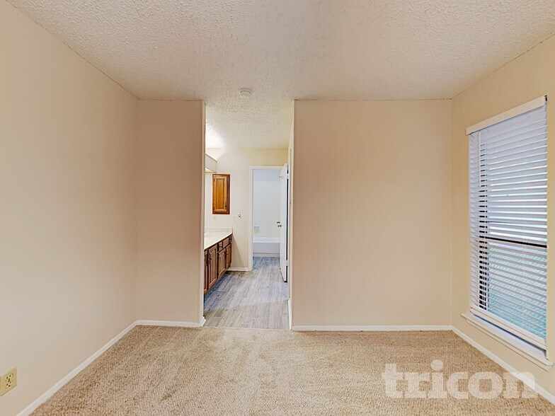 Building Photo - 6215 Ridge Arbor St