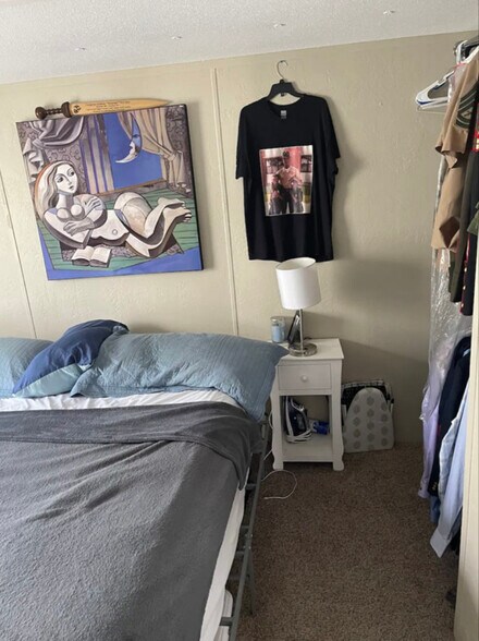 Building Photo - 307 Helen St