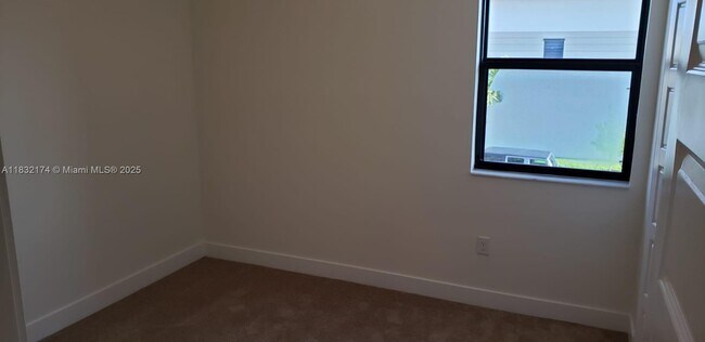 Building Photo - 10452 NW 80th Terrace