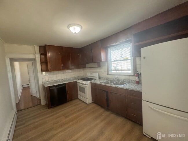 Primary Photo - 908 Livingston Ave