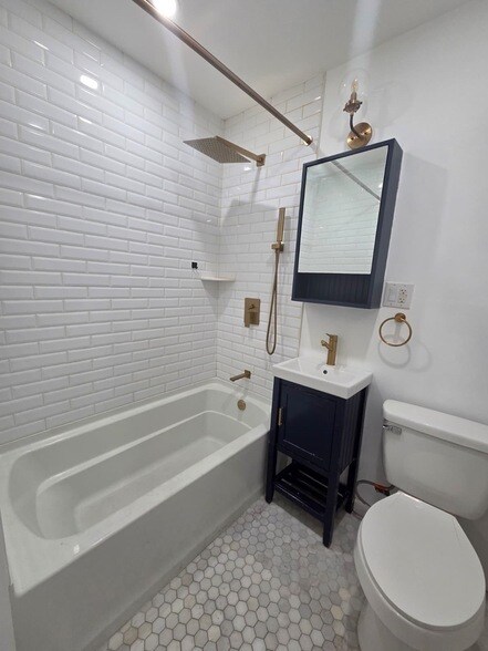 Building Photo - 209-211 48th Street Unit A5