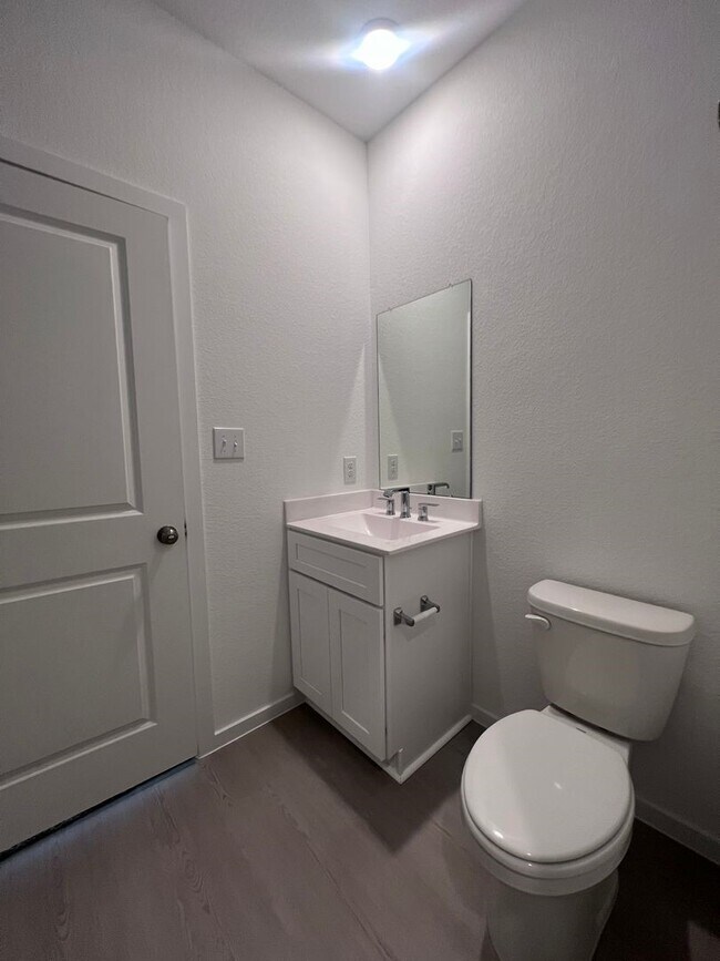 Building Photo - 622 Amber Fls Dr