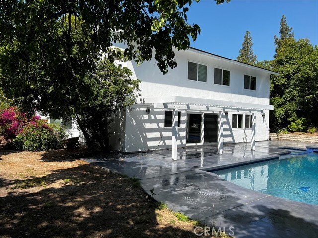 Building Photo - 10468 Des Moines Ave