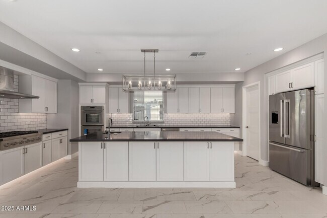 Building Photo - 4525 N 40th St
