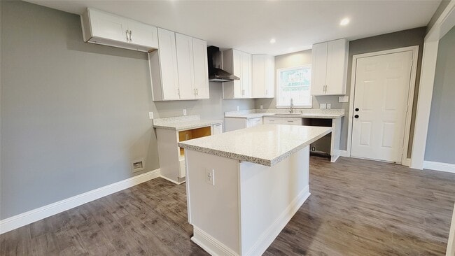 Building Photo - 4034 Dreyfus St