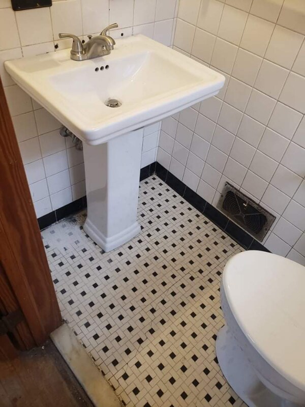 Building Photo - 811 Paul St