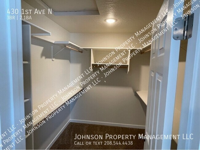 Building Photo - 430 1st Ave N