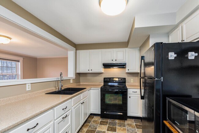 Building Photo - 709 Central Ave