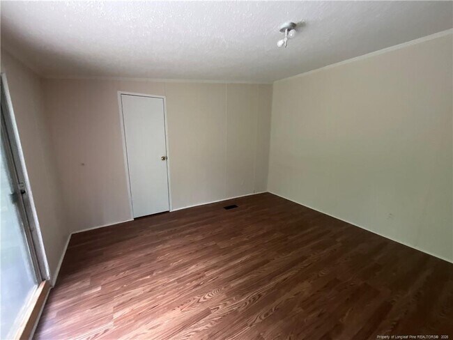 Building Photo - 159 Pine Haven Dr