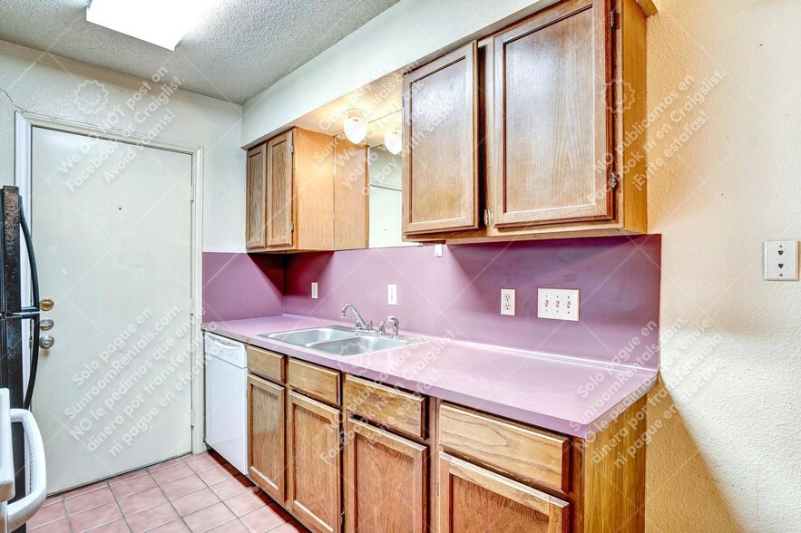Building Photo - 106 Hughson Ct