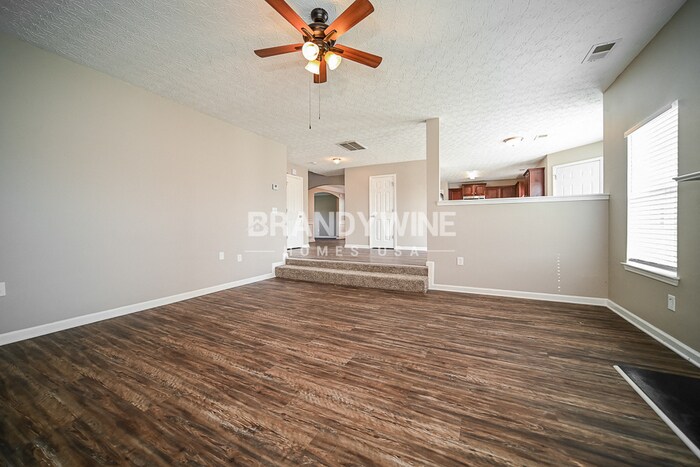 Building Photo - 801 Lake Chase