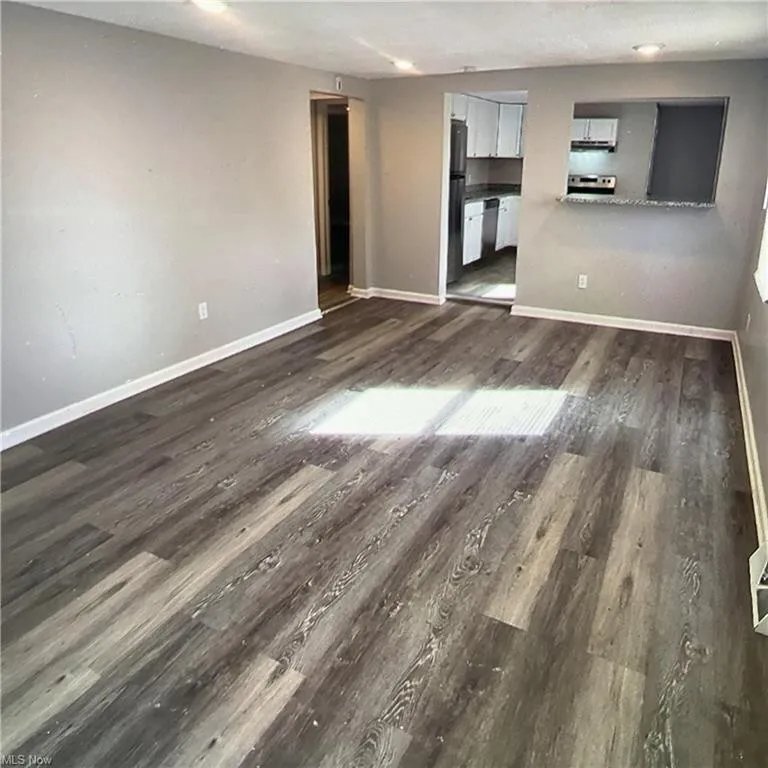 Building Photo - 355 Ripley Ave