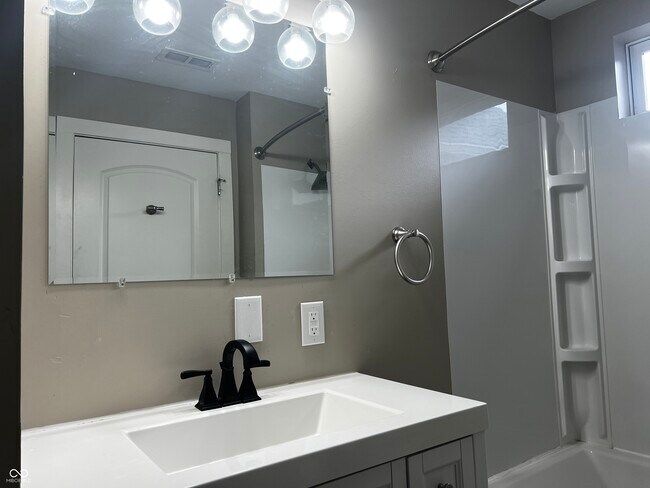 Building Photo - 330 W 40th St
