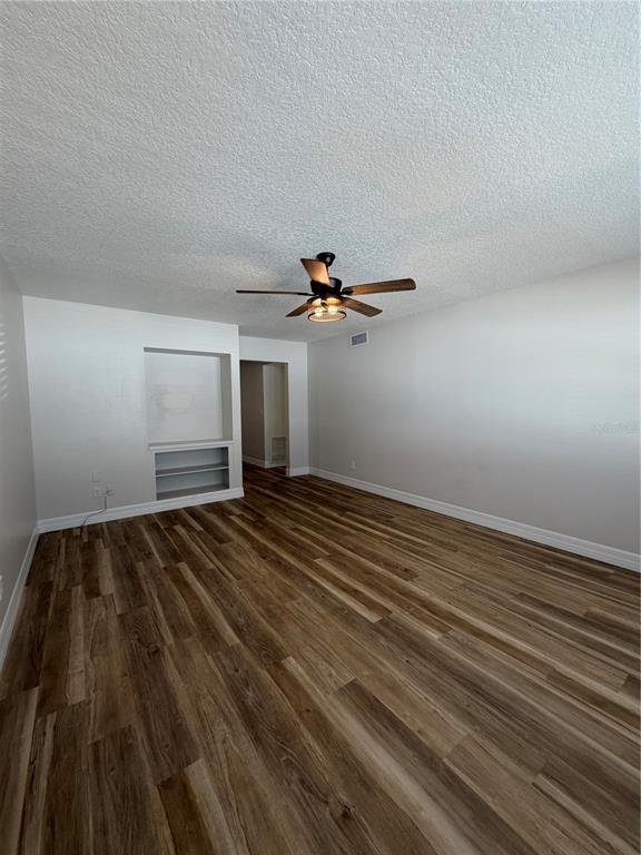 Building Photo - 316 W Howry Ave