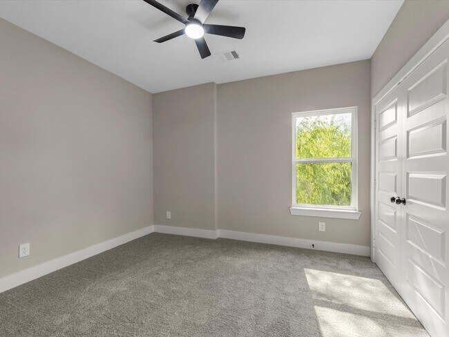 Building Photo - 7802 Queen St