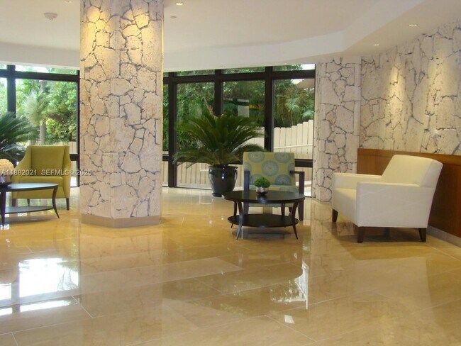 Building Photo - 1121 Crandon Blvd