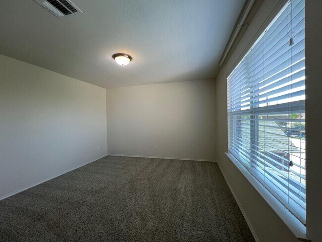 Building Photo - 309 Kaden Prince Dr