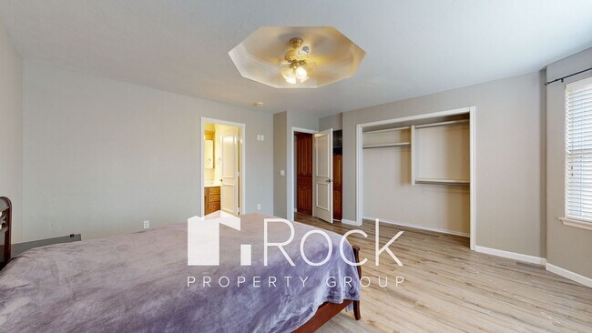 Building Photo - Need space? Take a look at this 4 Bedroom/4.5 Bathroom Home in SW Edmond!