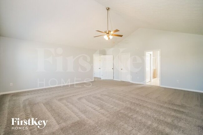 Building Photo - 17713 Oak Edge Cir