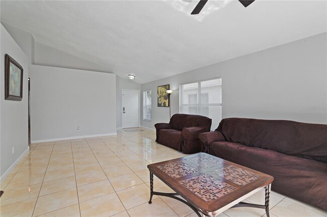 Building Photo - 1714 Snaresbrook Way