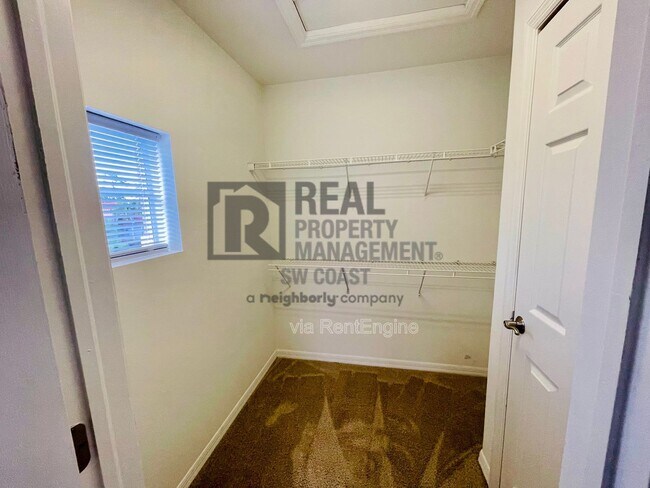 Building Photo - 9135 Astonia Way