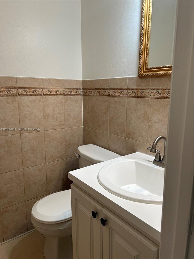 Building Photo - 6245 SW Kendale Lakes Cir