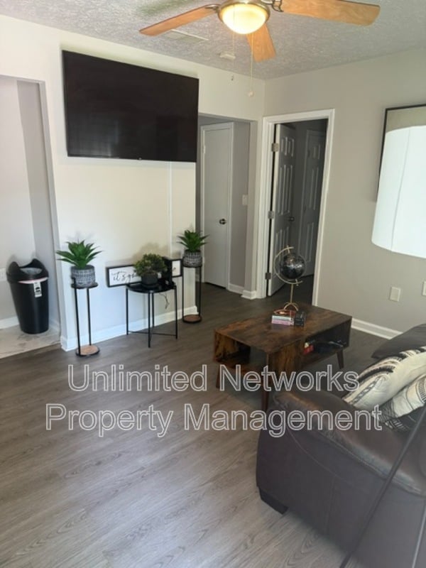 Building Photo - 151 Lawton St SW