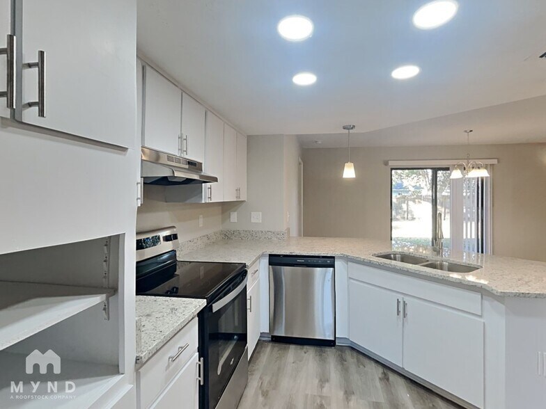 Building Photo - 10327 Lansfield St