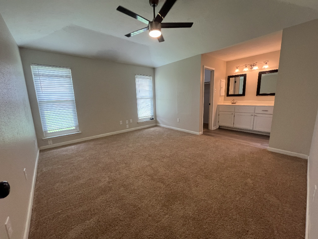 Building Photo - 8207 Lone Quail Dr