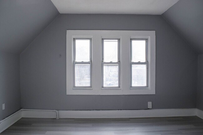 Building Photo - 91 Henry St